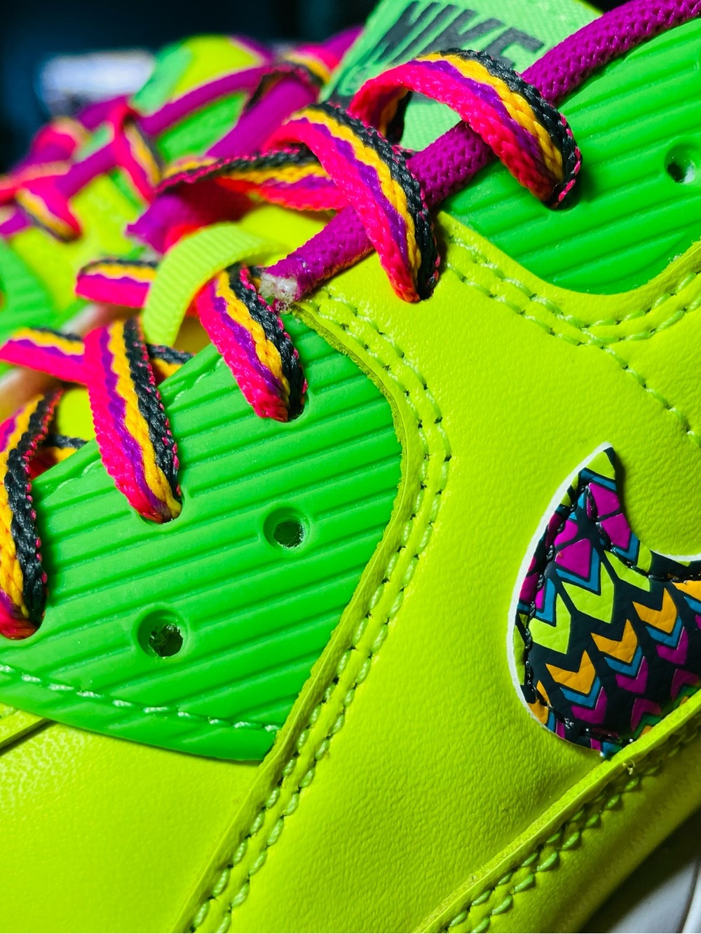 Nike Air Max 90 Leather
Volt Fire Pink (GS)
6Y- 7.5W - Picture 12 of 16